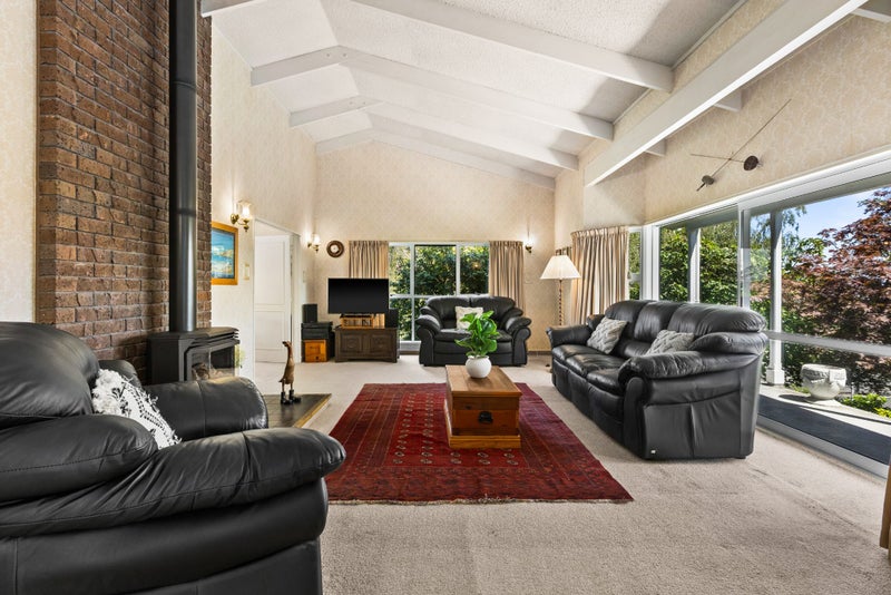 Top Elevated location & Double Glazed!64625482993026111