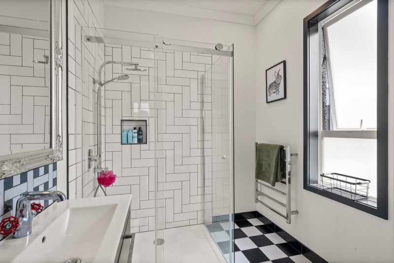 Close To Everything64625577777409113