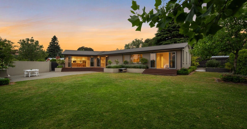 Substantial family home, move in now64625692310275110