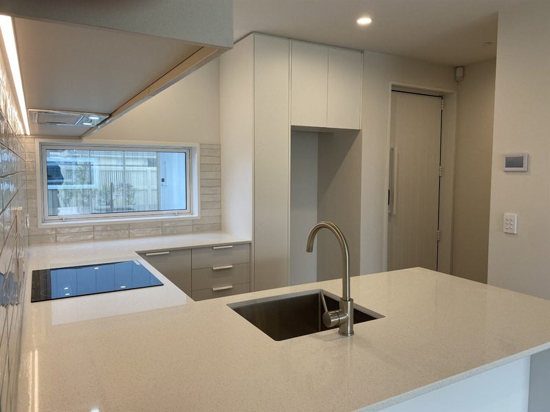 Edgeware, 3 bedrooms64625789592707114