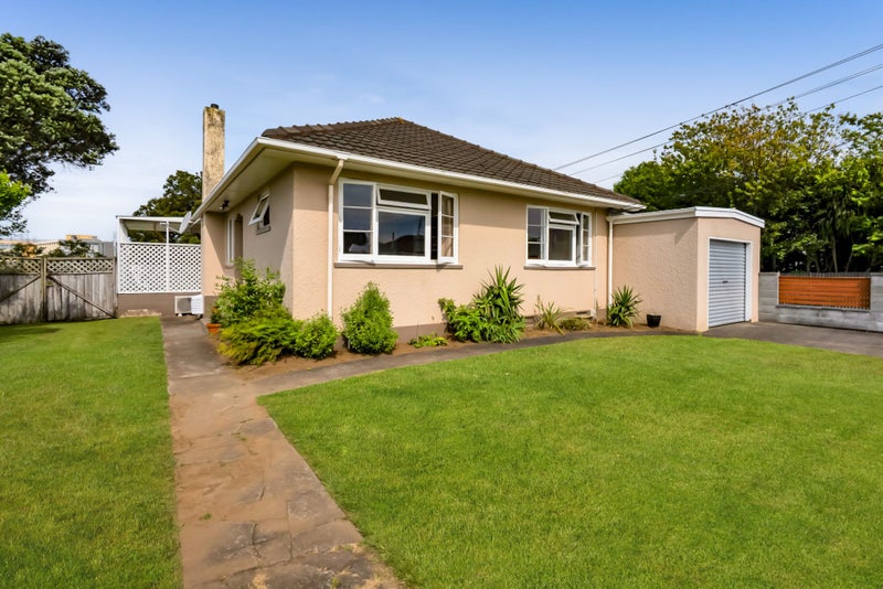 Sun and space on Seaview...64625789613058110