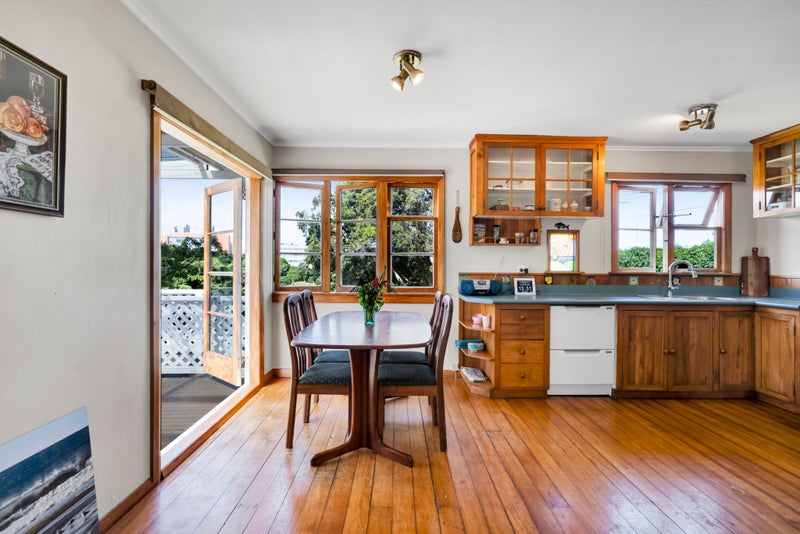 Sun and space on Seaview...64625789613058114