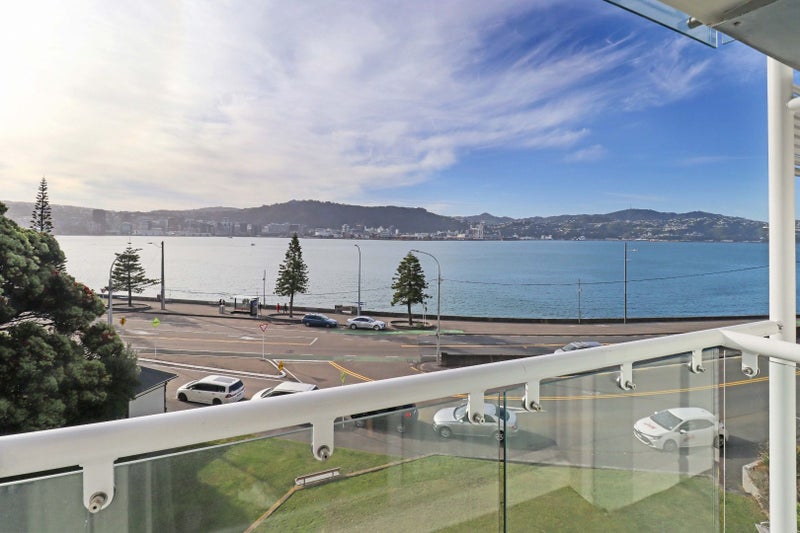 Oriental Bay, 2 bedrooms64625789690242110