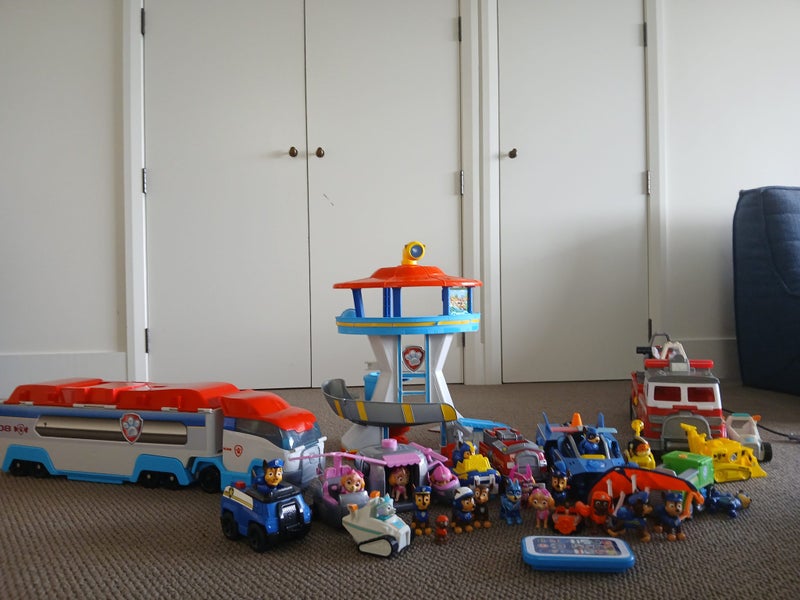 HUGE PAW PATROL TOY BULK SALE- LOOKOUT TOWER, VEHICLES AND FIGURES! Carousel 1