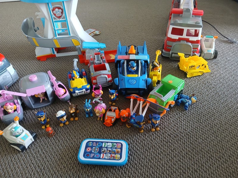 HUGE PAW PATROL TOY BULK SALE- LOOKOUT TOWER, VEHICLES AND FIGURES! Carousel 2