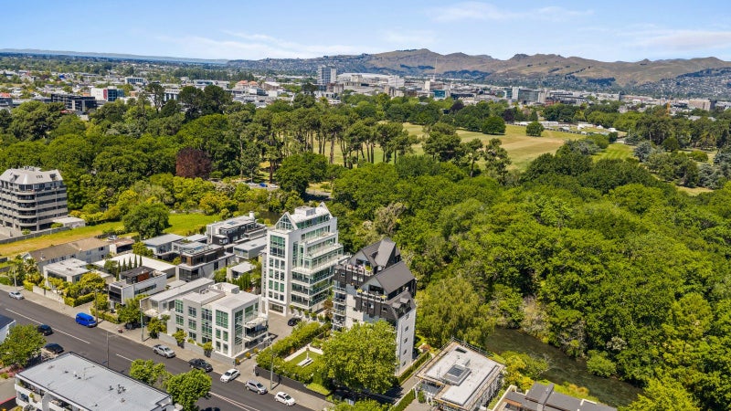 Elevated, park-like excellence64625789759234111