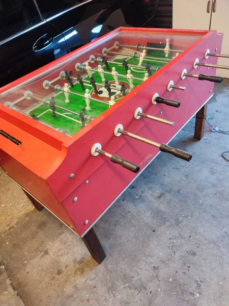 Fuseball machine, commercial type Carousel 1