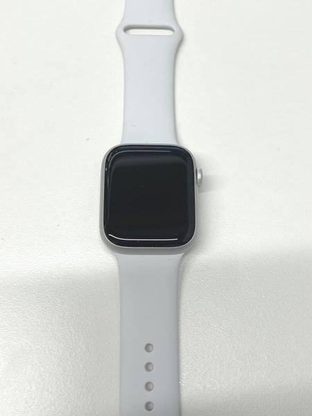 DT Deal! Apple Watch Series 8 45mm (GPS) Silver with White Sport Band (S/M) Carousel 2