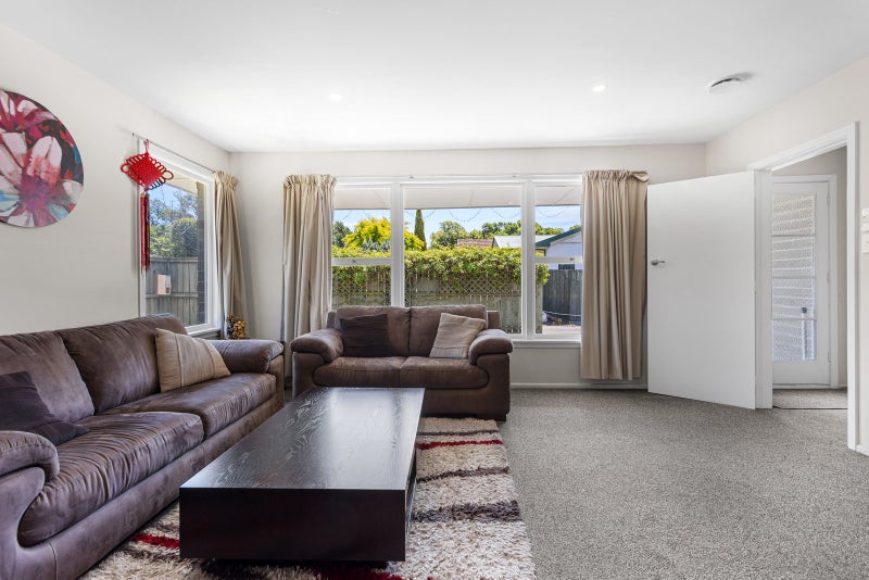 Space, Sun & Convenience - The Complete Package64625985202561113