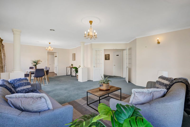 Family Living At It's Best!64625985294467114