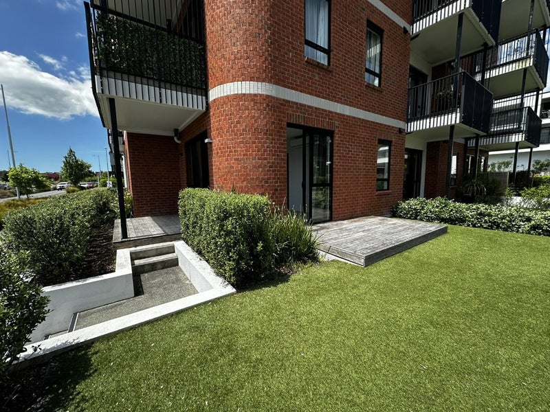 Hobsonville, 2 bedrooms64625985403139111