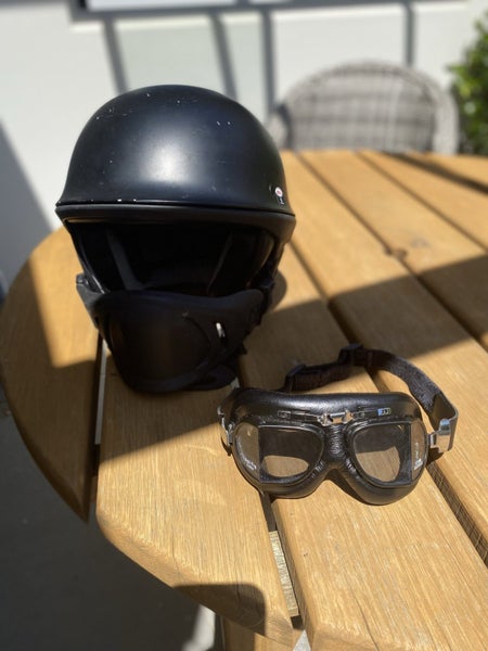 Motorbike helmets Carousel 1