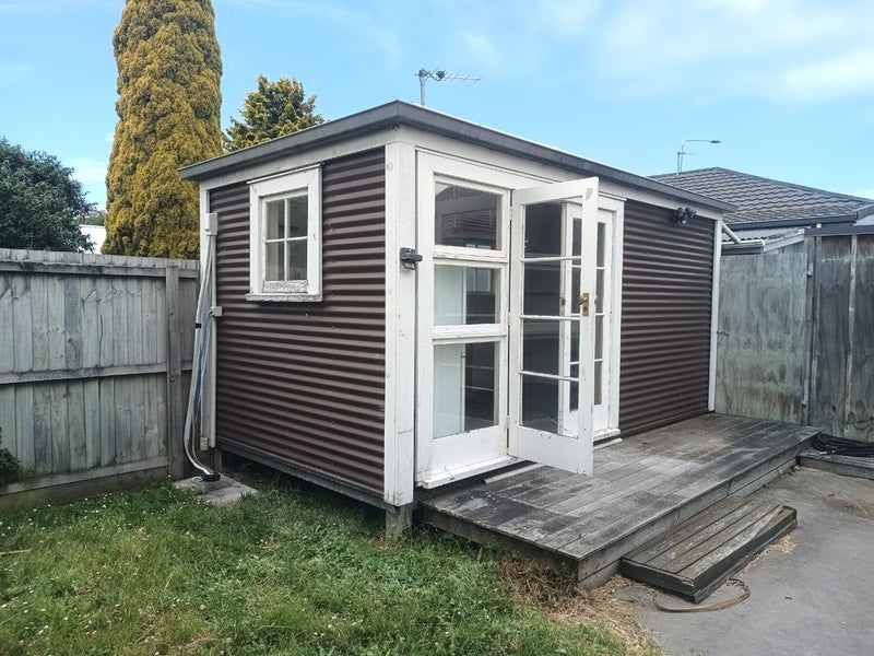 Sleepout on steel frame. 5140mm long 2750 wide 2500mm high(exterior wall height) Carousel 1