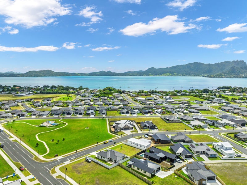 Easy living, easy choice - come and get it!64626095267969112