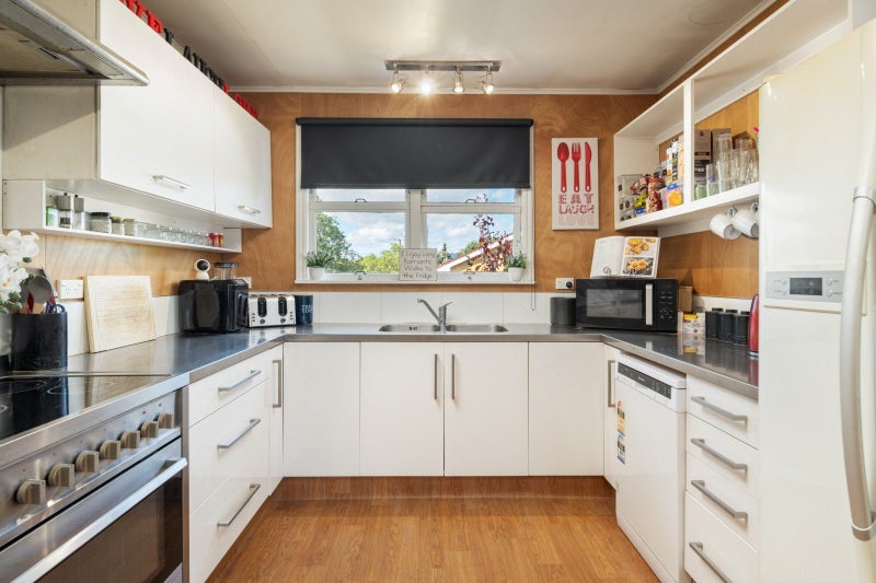 Vendors are moving – must sell64626192653953112