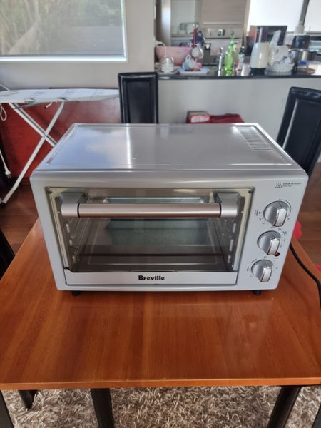 Near-New Breville the Toast & Roast Pro LOV560 Carousel 2