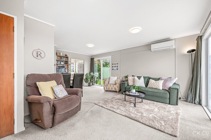 CHARMING HOME WITH HARBOUR VIEWS64626289907203113