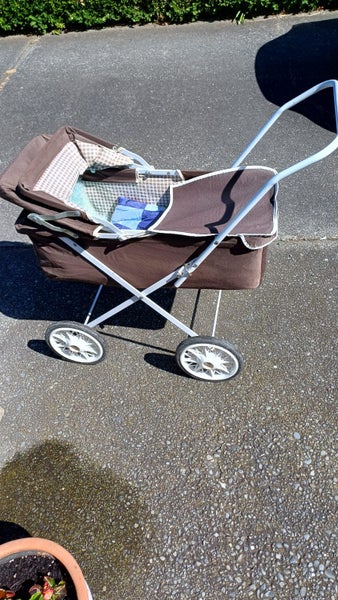 Dolls Pram Carousel 2