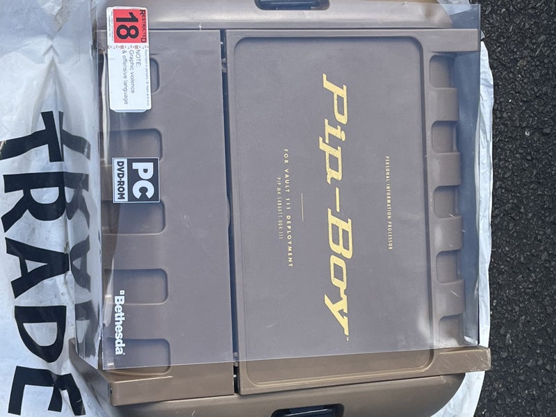 Abandoned Storage Unit - Hamilton64626523286146112