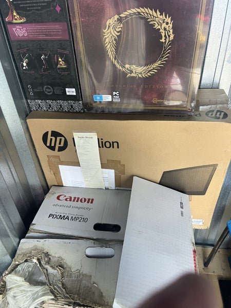 Abandoned Storage Unit - Hamilton64626523286146114