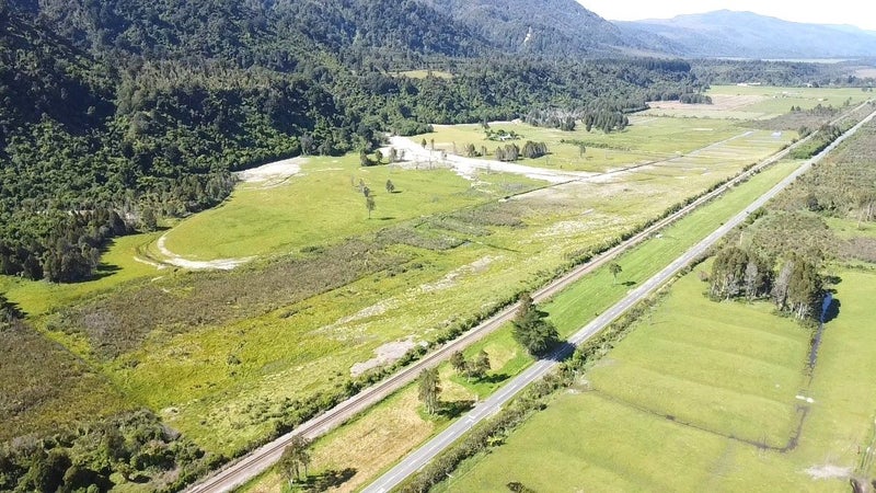 Dry Stock Grazing - State Highway, Birchfield64626400642946111