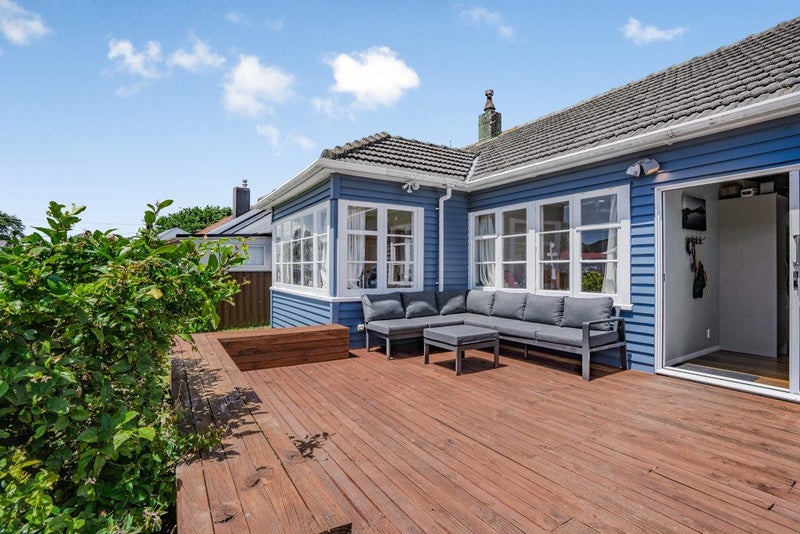 Your First Home Just In Time For Christmas!64626597196674112