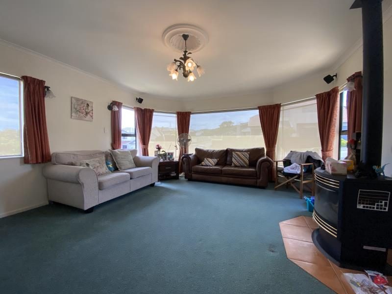 Woodridge, 4 bedrooms64626994166658111