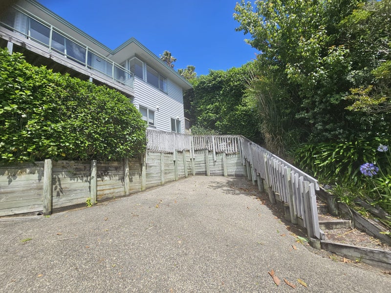 Welcome Bay, Studio64626994300545114