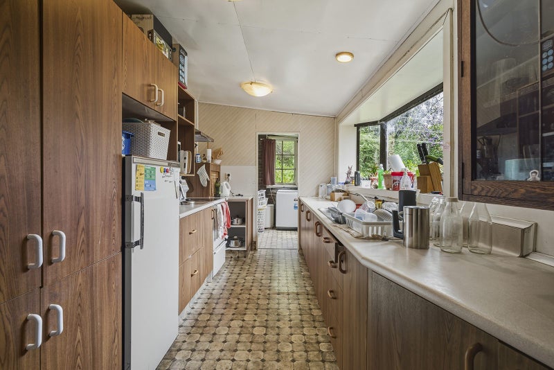 Charming bungalow with space & potential64627286207747113