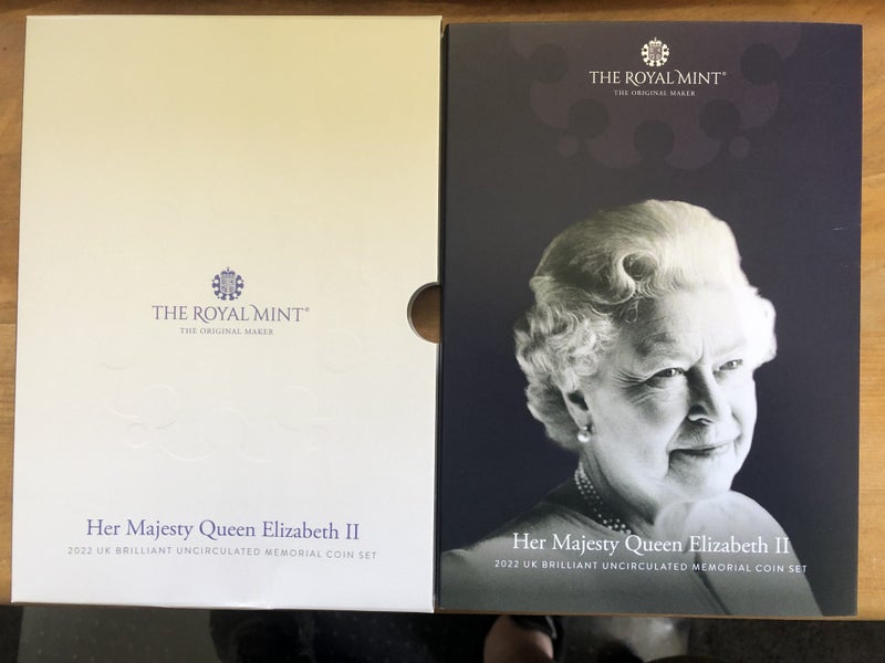 2002 UK Brilliant Uncicculated Memorial Coin Set Carousel 1