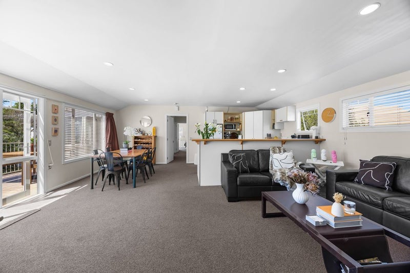 Perfect Location on Tenby64627094227457114