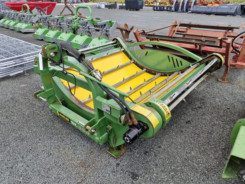 Used Hustler SL350 Bale Feeder - 2016 model ($6500 + GST) Carousel 1