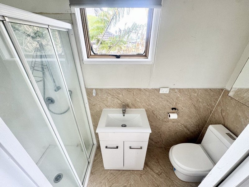 Mount Roskill, Studio64627094299267111