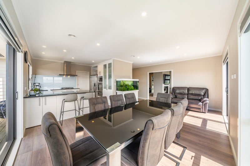 Luxury, Sun and Space - Available Before Christmas64627180537218111