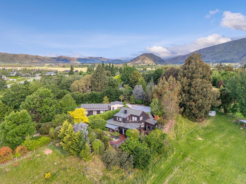 Alpine View - A Secluded Wanaka Sanctuary64627180760067111