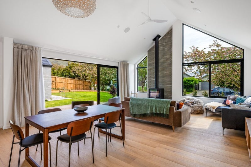 Hyland Lux Lifestyle64627180554883113