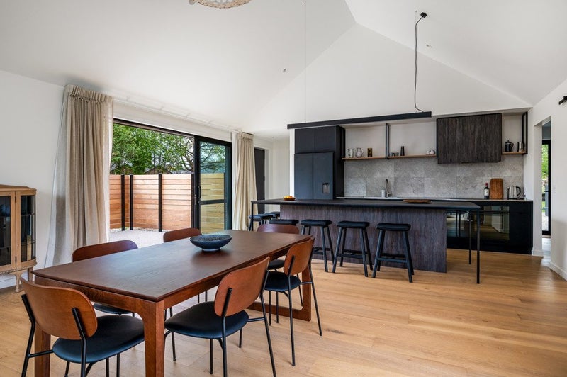 Hyland Lux Lifestyle64627180554883114