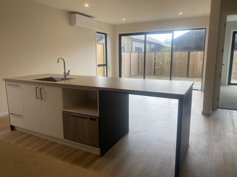 Cromwell, 3 bedrooms64627286149761112