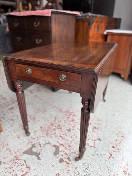 Quality Antique George III Pembroke Table in Rosewood Carousel 1