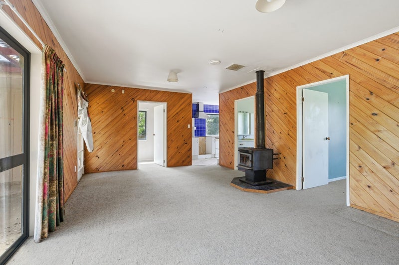 Buy the land - free house!64627384532097114