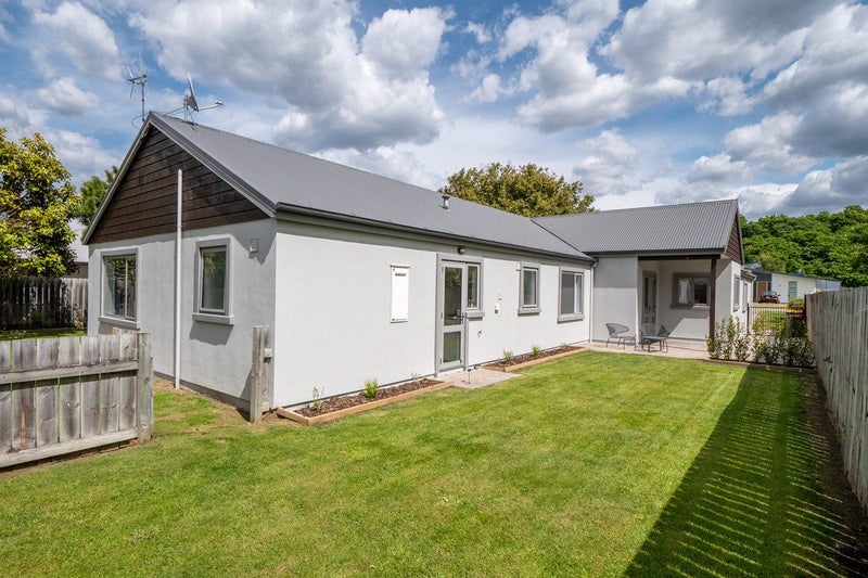 Lovely Family Home On A Spacious Section64627384653953112