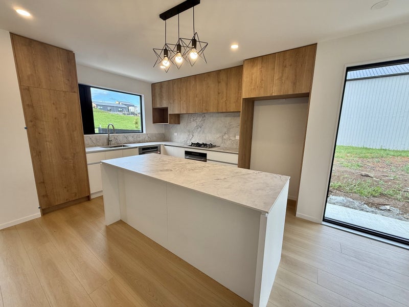 Pukekohe, 3 bedrooms64627476773250111