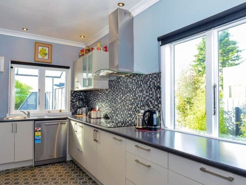 Parkvale, 3 bedrooms64627576717313111