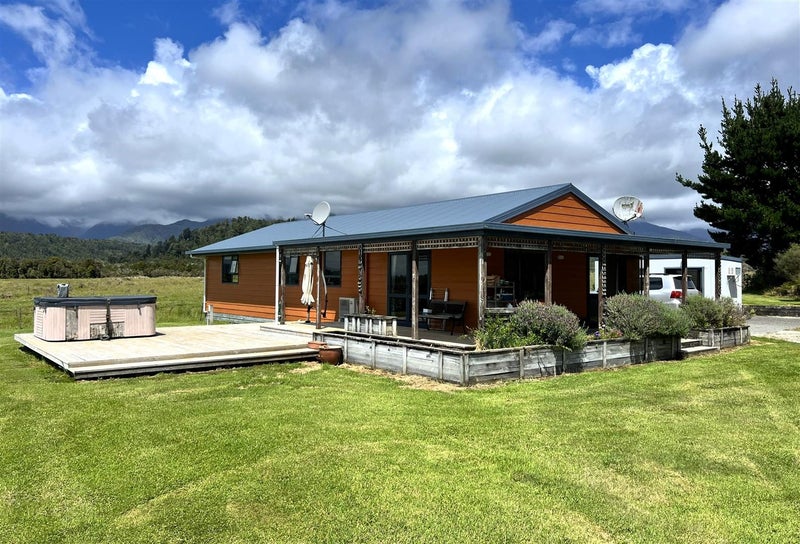 GRAZING OPPORTUNITY, NOT TO BE MISSED64627665210881112