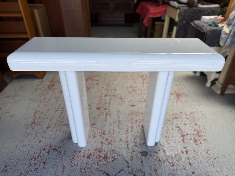A Mid Century White Lacquer Console or Hallway Table Carousel 1