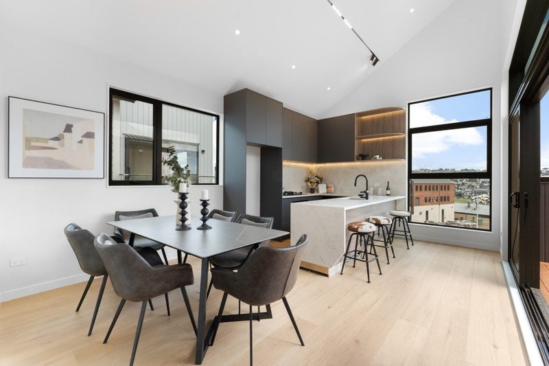 Rare High 5.6m Ceiling-Short Notice Deadline Sale64628263070467113