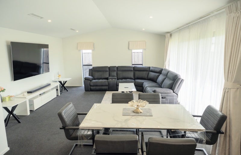 Woodend, 4 bedrooms64627678141697114