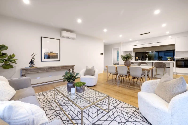 Riverhead, 3 bedrooms64627778179971113