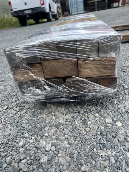 25.26 LM A-Grade Black Maire Timber (Mixed Sizes)64627815746307112