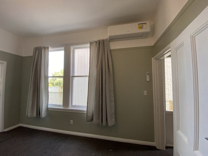 Newtown, 4 bedrooms64639435352961110